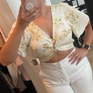 Abercrombie Knot Front Flutter Sleeve Top